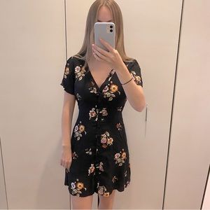 Abercrombie & Fitch Black Floral Dress - size S